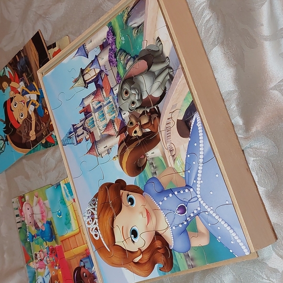 Cardinal•Disney Junior•5 Wood Puzzles• Work-Space/Storage Tray - Picture 4 of 11